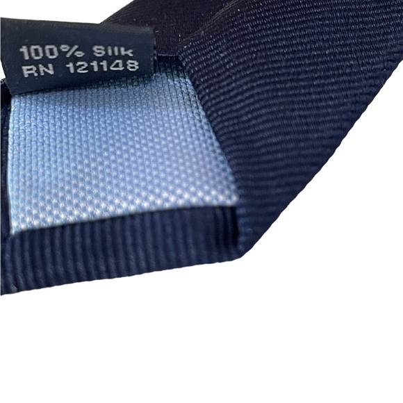 Tommy Hilfiger Men’s Tie 100% Silk 59 inches X 3 inches Made in china - Picture 4 of 6